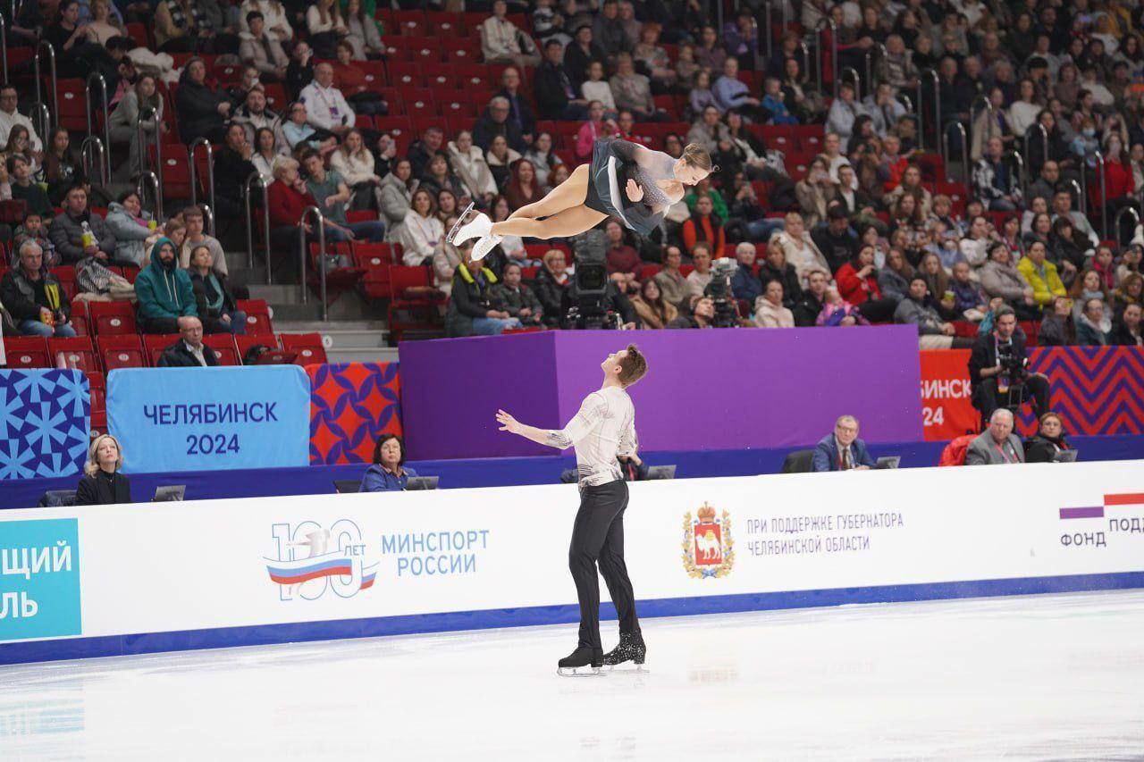 Петербургские спортсмены Мишина и Галлямов выиграли чемпионат России по  фигурному катанию в Челябинске