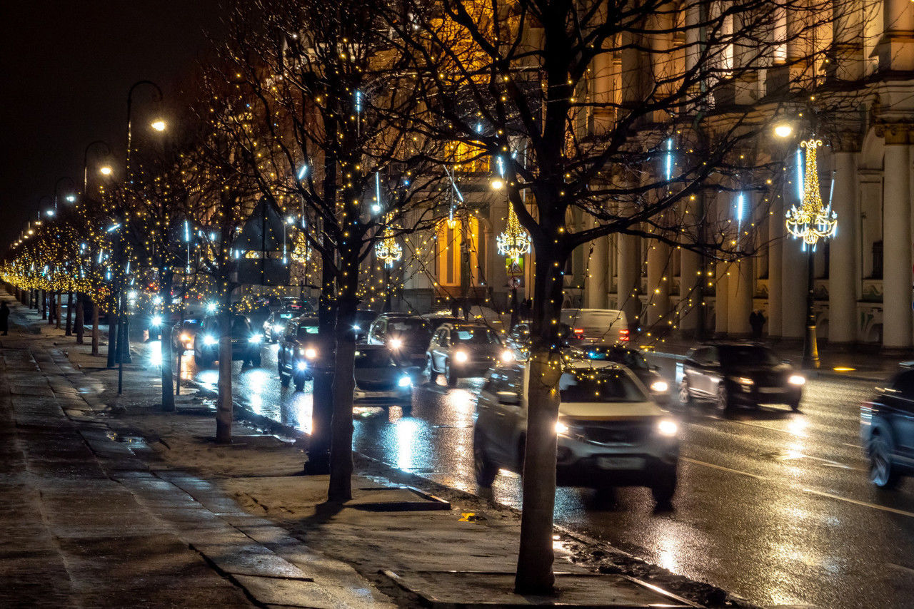 Перед новогодними каникулами дома Петербурга проверили на безопасность