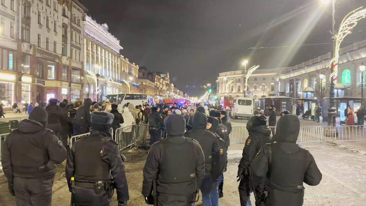 Видео: полиция Петербурга обеспечила правопорядок в новогодние праздники