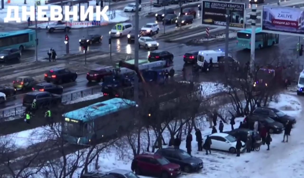 В ДТП на улице Беринга пятеро пострадавших, в том числе один ребенок |  24.01.2024 | Санкт-Петербург - БезФормата