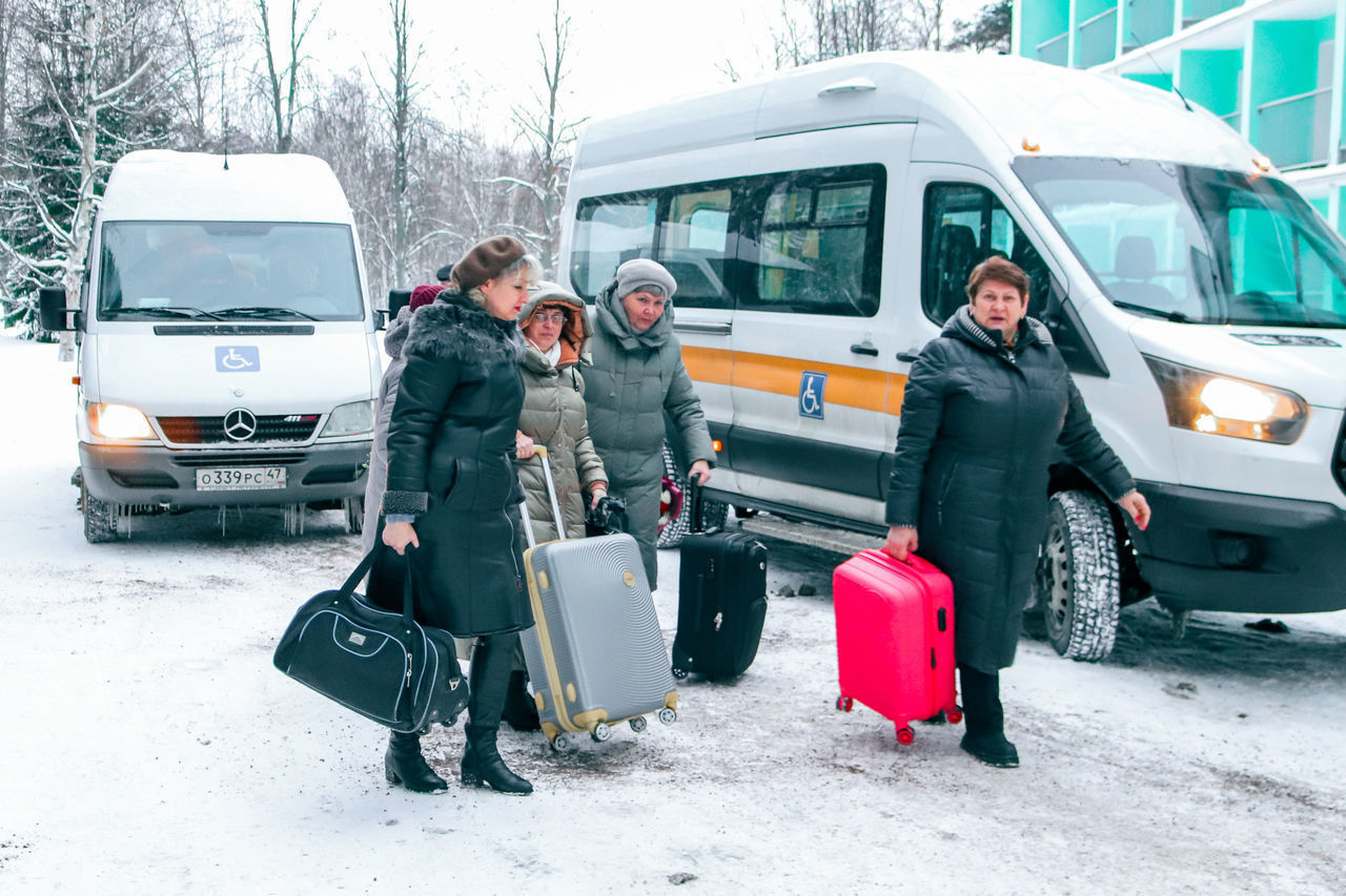 Иногородних блокадников, приехавших на торжества в честь Ленинградской  победы, разместили в пансионате «Заря»