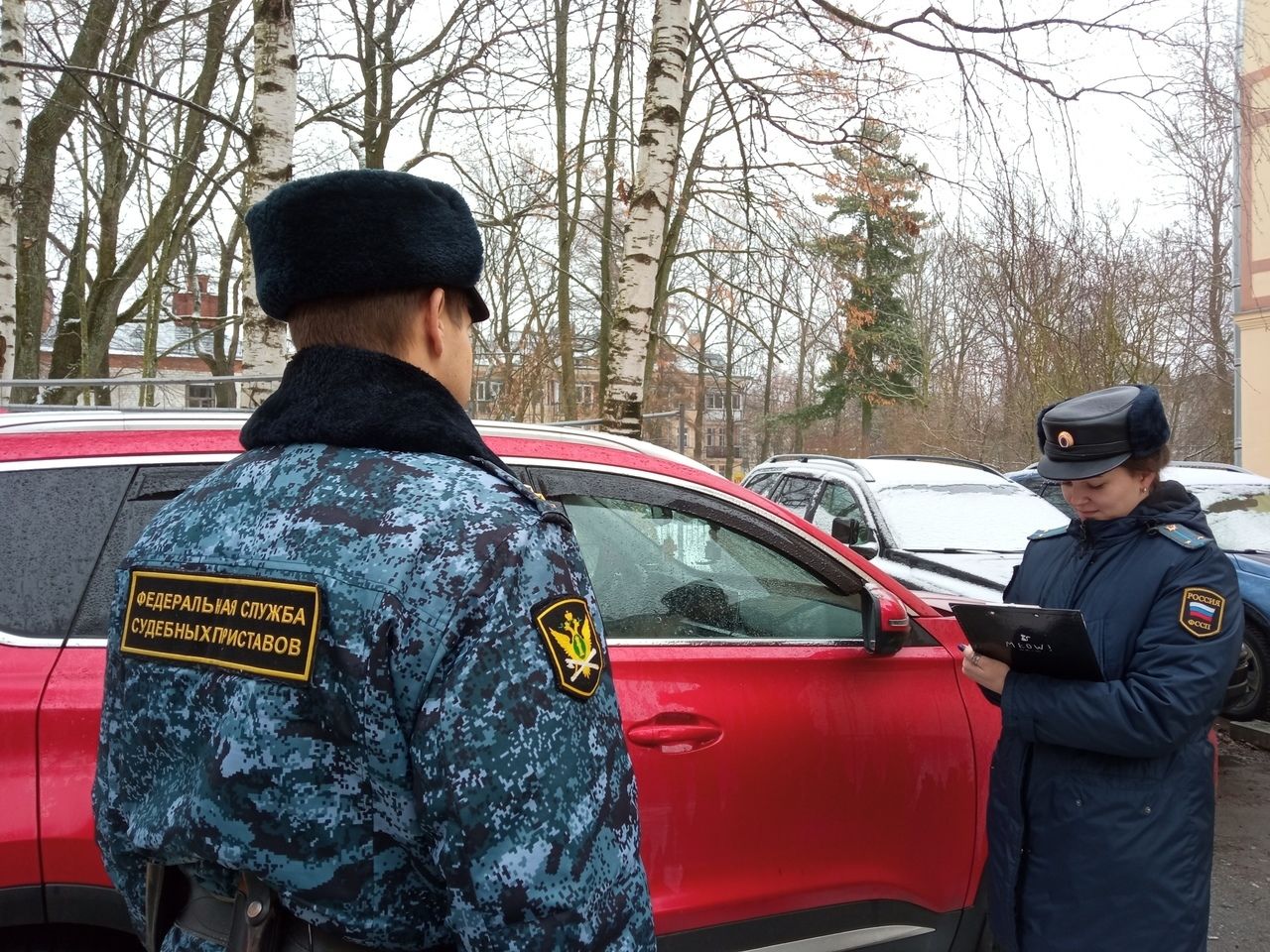 Арест внедорожника побудил петербуржца рассчитаться с долгами в 350 тысяч  рублей