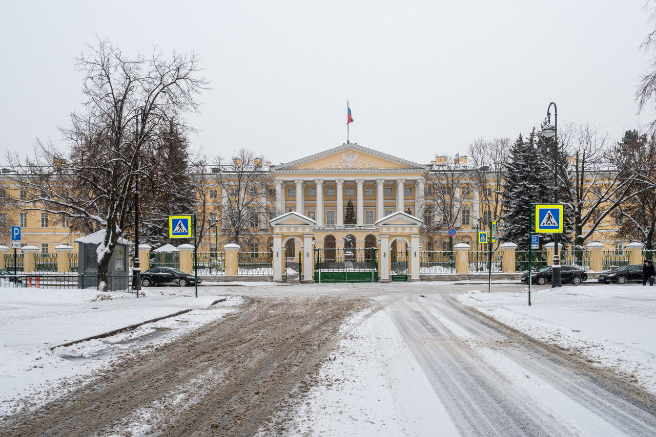 Власти Петербурга окажут помощь жителям пострадавшего дома на Пискаревском  проспекте