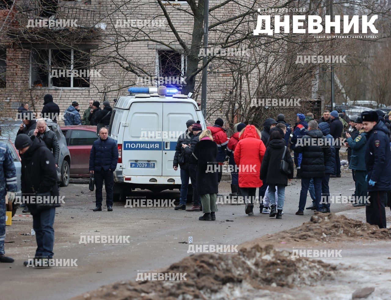 Фото и видео: обстановка на месте ЧП на Пискаревском проспекте, где  беспилотник повредил жилой дом | 02.03.2024 | Санкт-Петербург - БезФормата