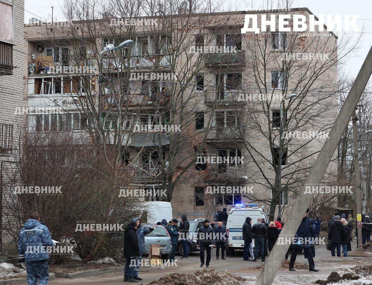 Фото и видео: обстановка на месте ЧП на Пискаревском проспекте, где  беспилотник повредил жилой дом | 02.03.2024 | Санкт-Петербург - БезФормата