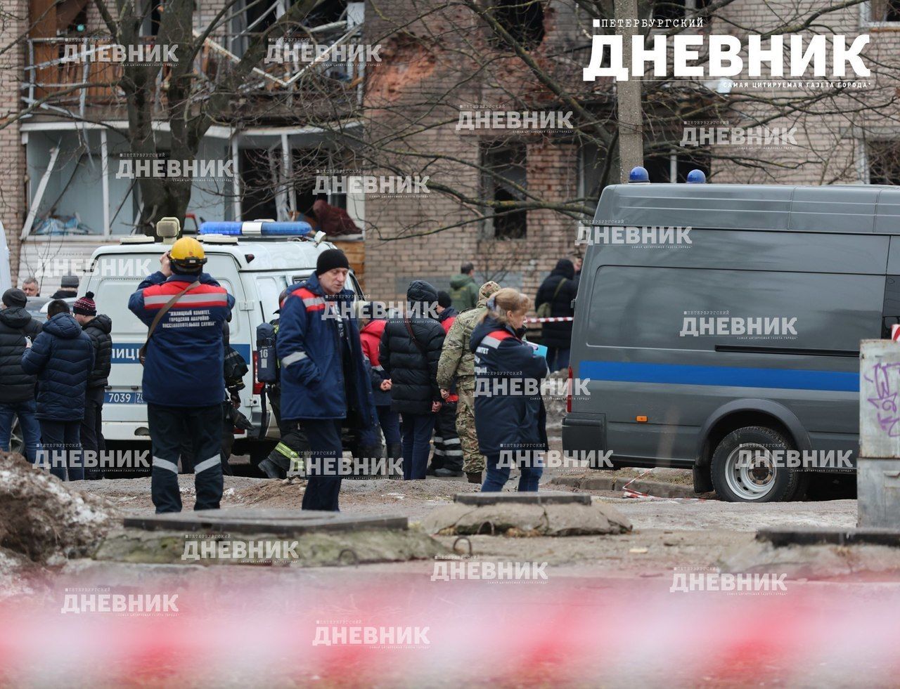 Фото и видео: обстановка на месте ЧП на Пискаревском проспекте, где  беспилотник повредил жилой дом | 02.03.2024 | Санкт-Петербург - БезФормата