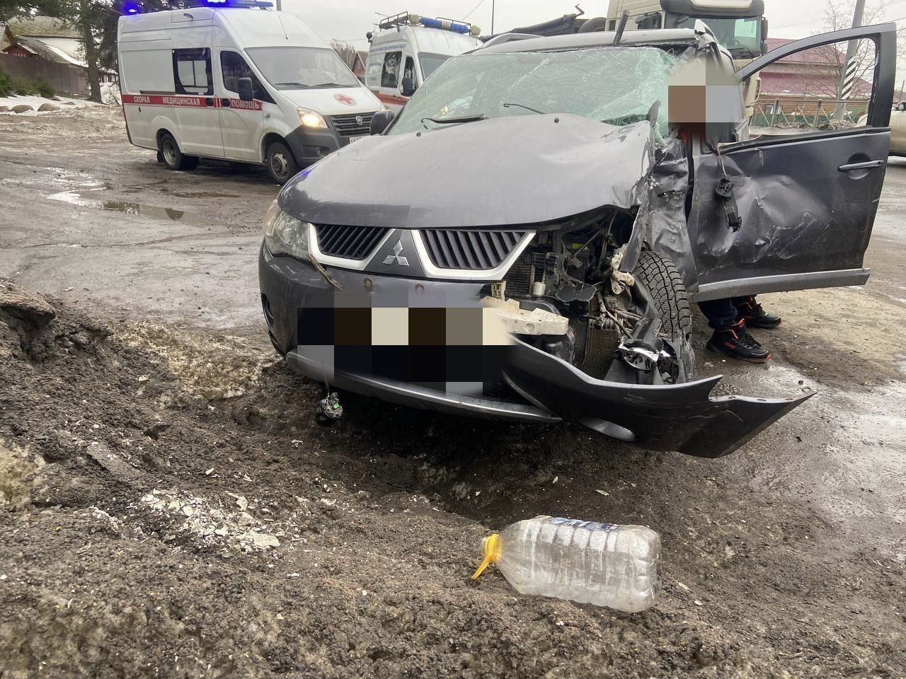 В Приозерске спасли водителя, зажатого в салоне автомобиля