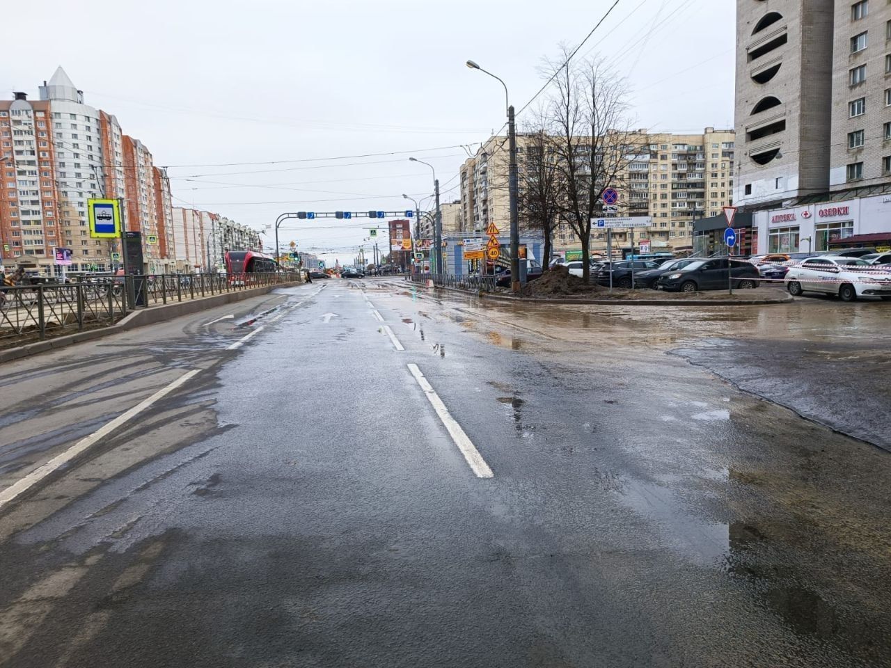 Проспект Энгельса частично перекрыт из-за обвала дорожного покрытия |  07.03.2024 | Санкт-Петербург - БезФормата