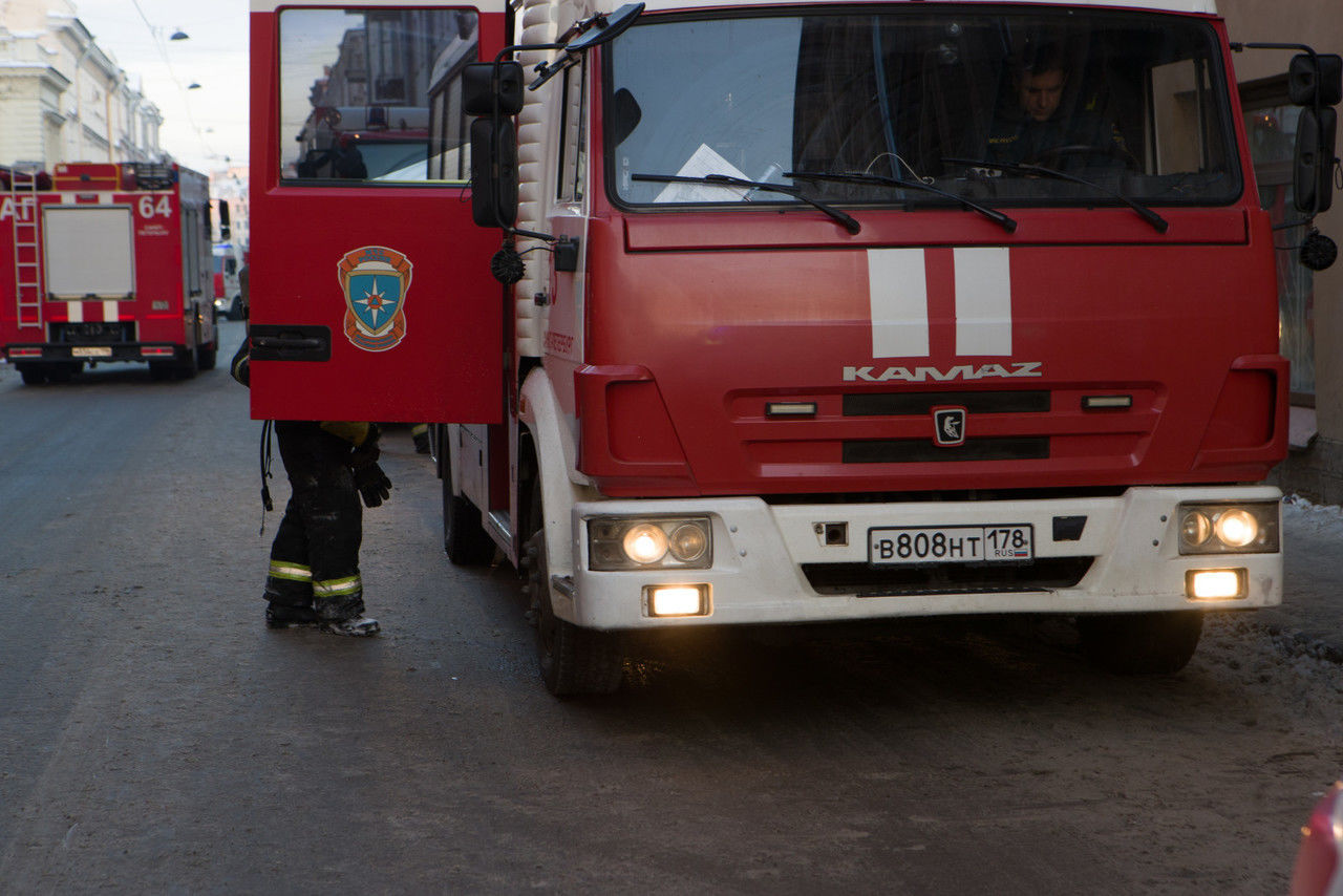 Пожар в доходном доме на Кирочной улице локализовали