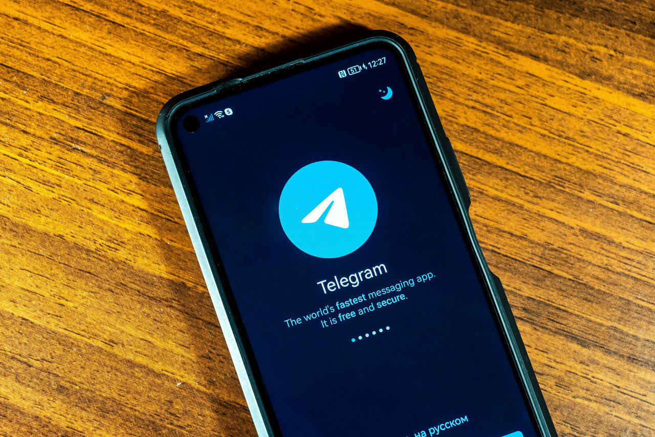 В Telegram появился собственный редактор стикеров