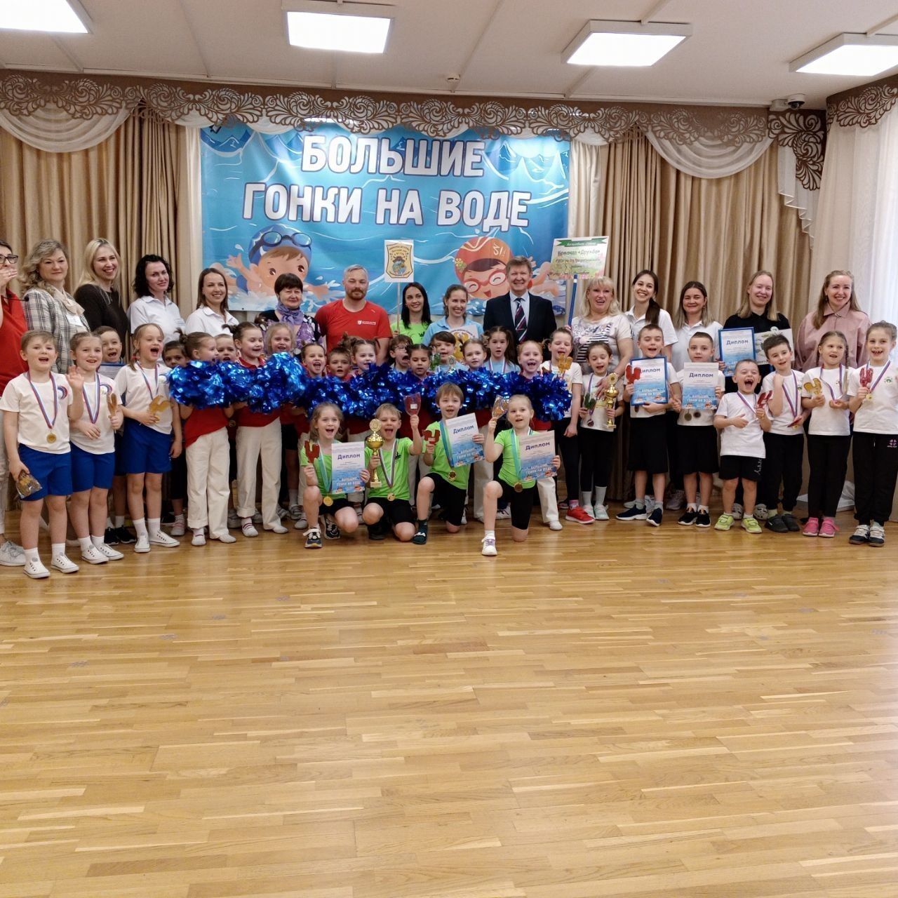 «Большие гонки на воде»: праздник спорта для детей прошел в Петроградском районе