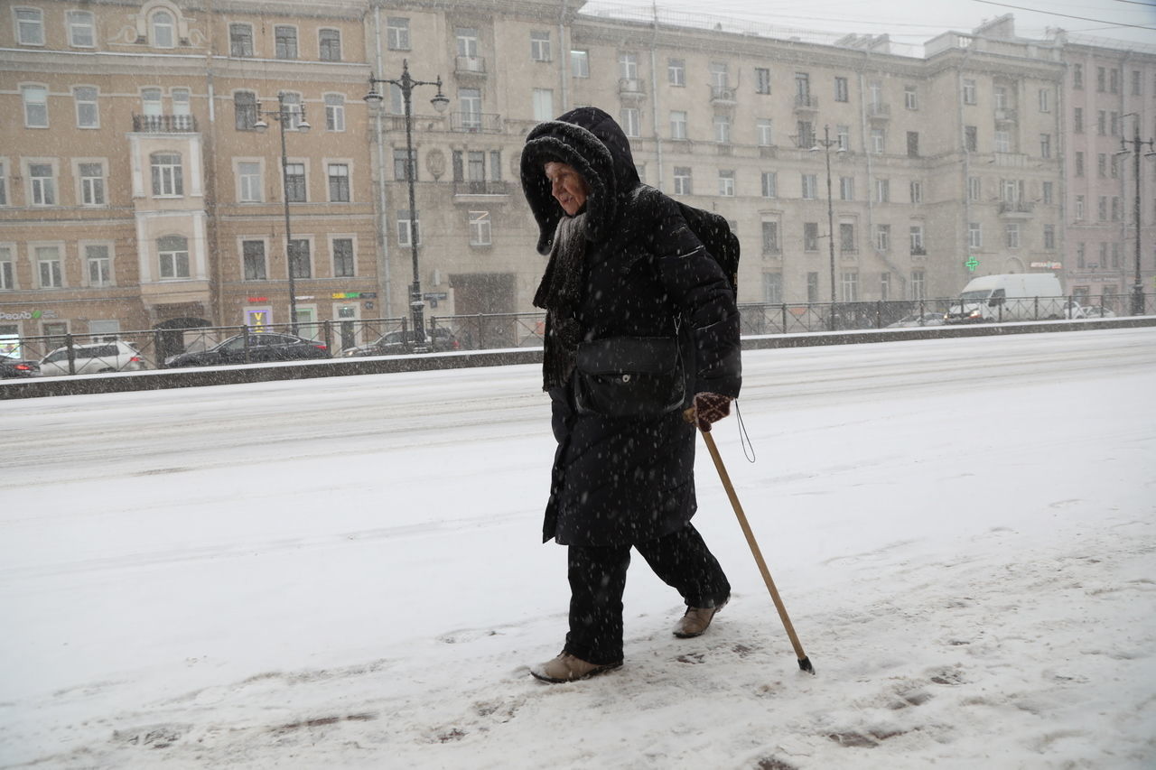 В Петербурге в пятницу, 19 апреля, ждут снег, метель и гололед