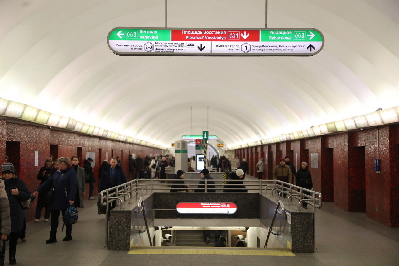 В ЗакСе предложили ужесточить ответственность за остановку эскалаторов в метро