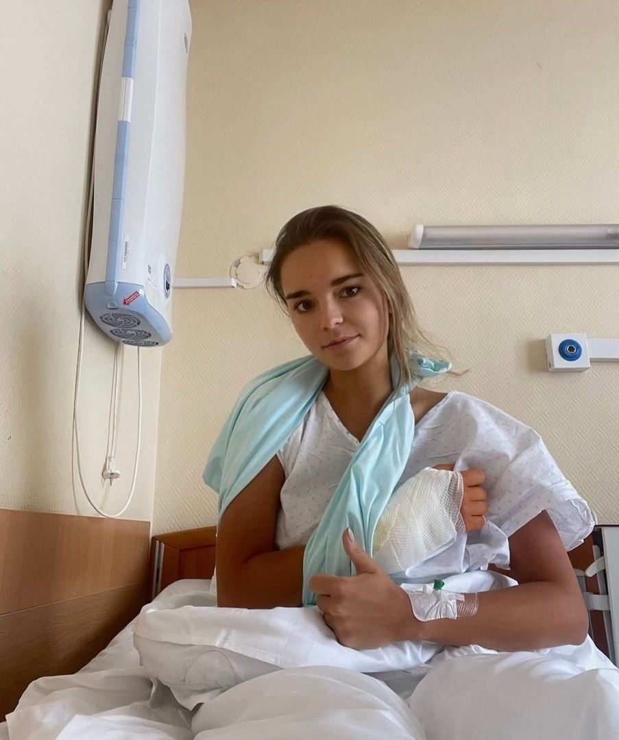 Гимнастка Дина Аверина опубликовала фотографию из больницы