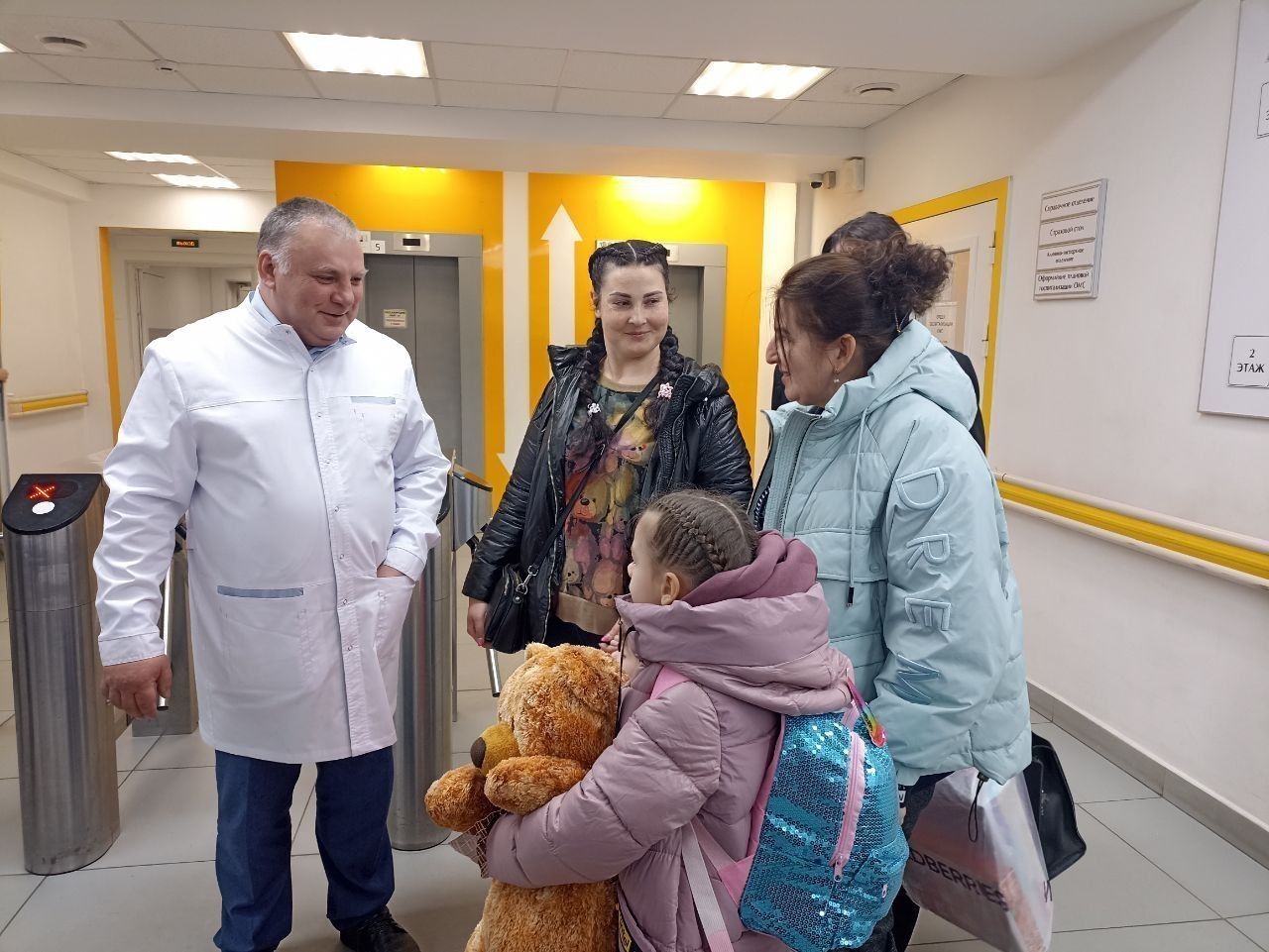 Домой – здоровыми: из клиники Педиатрического университета выписали детей-сирот из Луганской народной республики