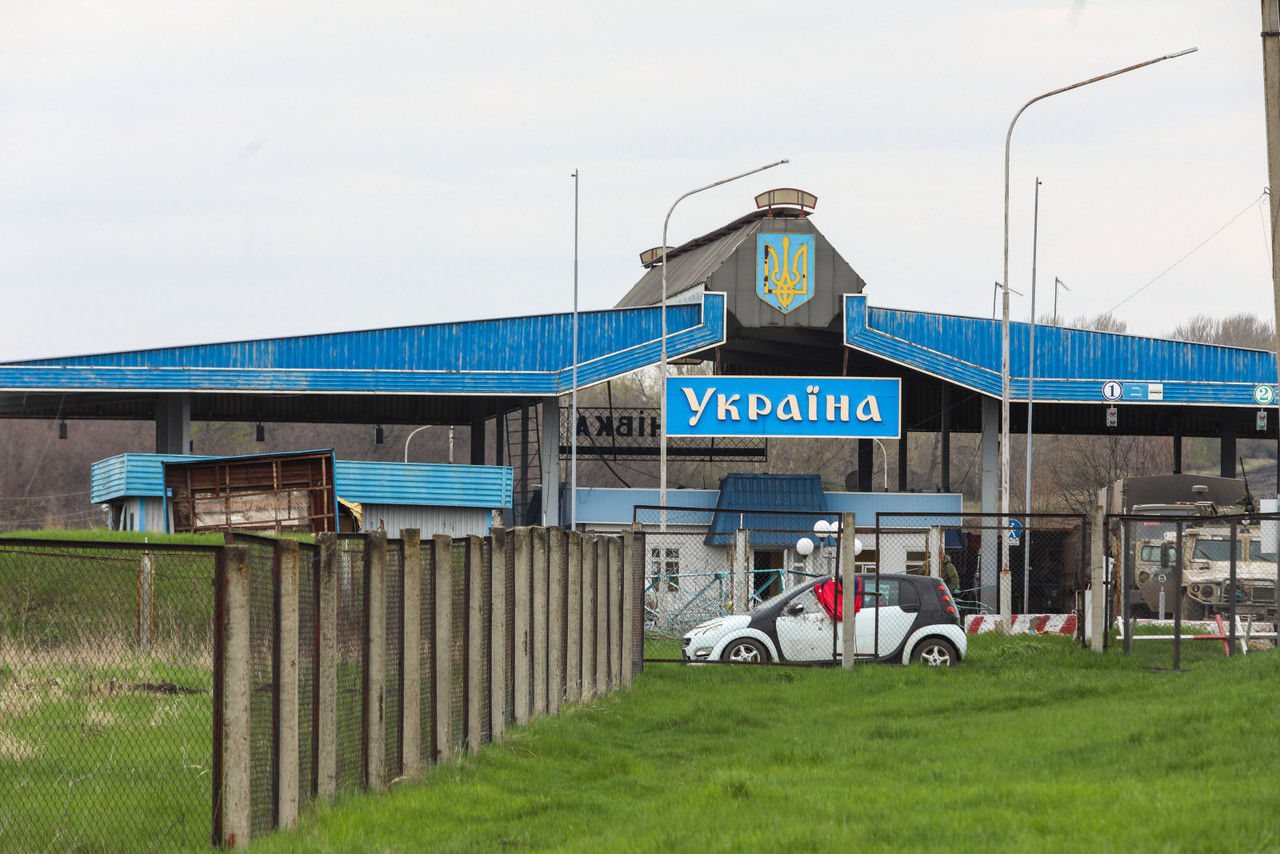 РИА «Новости»: украинская армия сбросила боеприпас с дрона на хлебный фургон