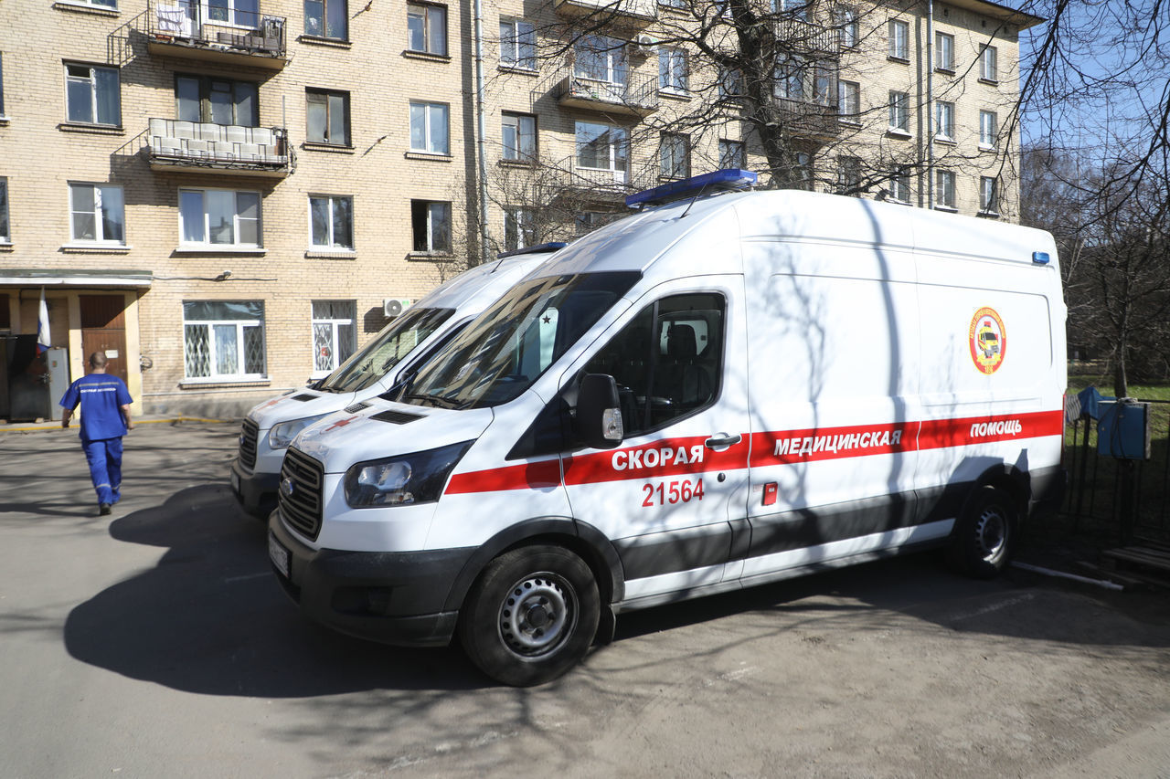 Игровой аппарат «Измеритель силы» отправил в больницу двух подростков в Петербурге