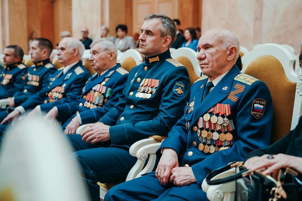 В Мариинском дворце поздравили ветеранов с наступающим Днем Победы