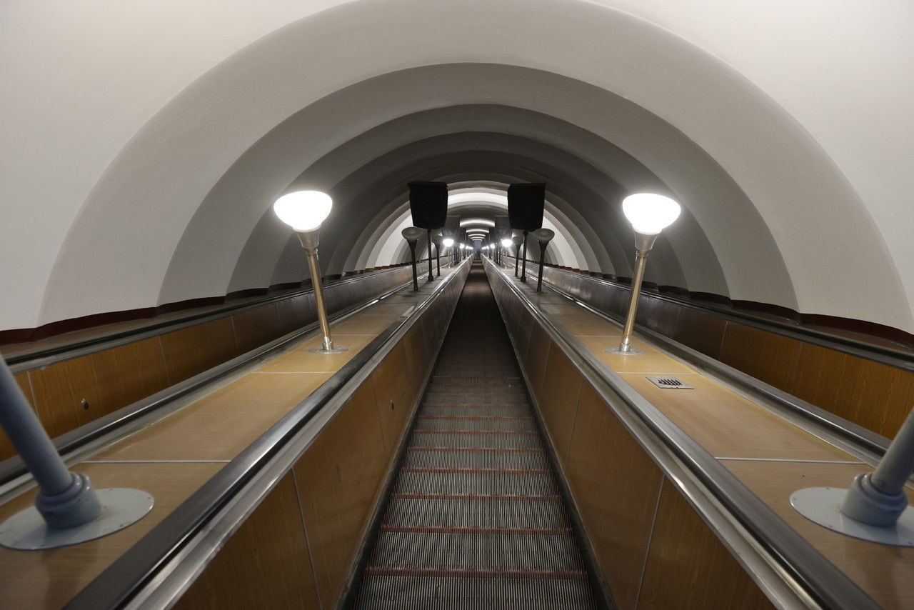 Утром на вход для петербуржцев закрыли станцию метро «Приморская»