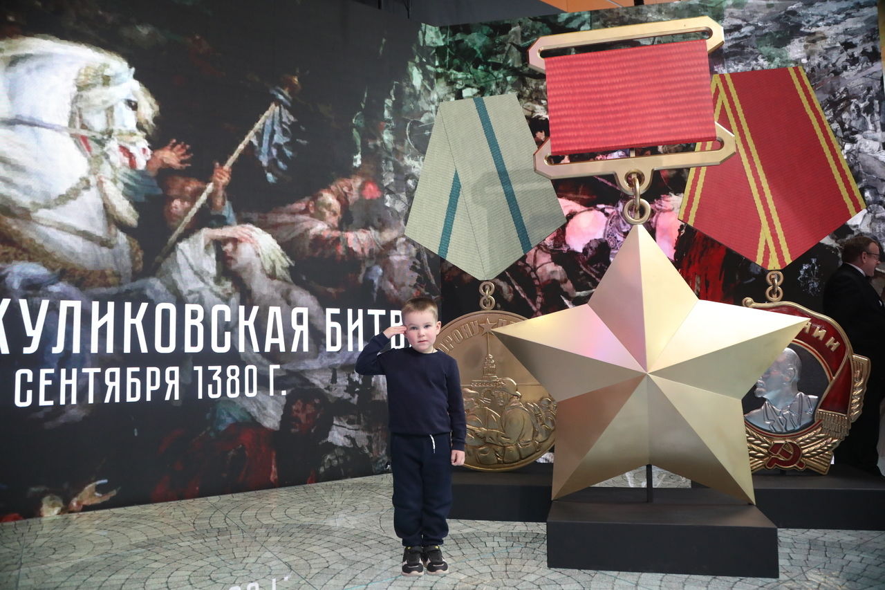 Петербургский стенд на выставке «Россия» обновили к годовщине Победы