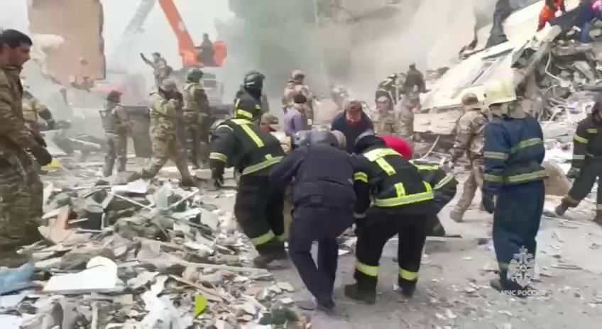 В Белгороде из-под завалов извлечены тела 12 человек