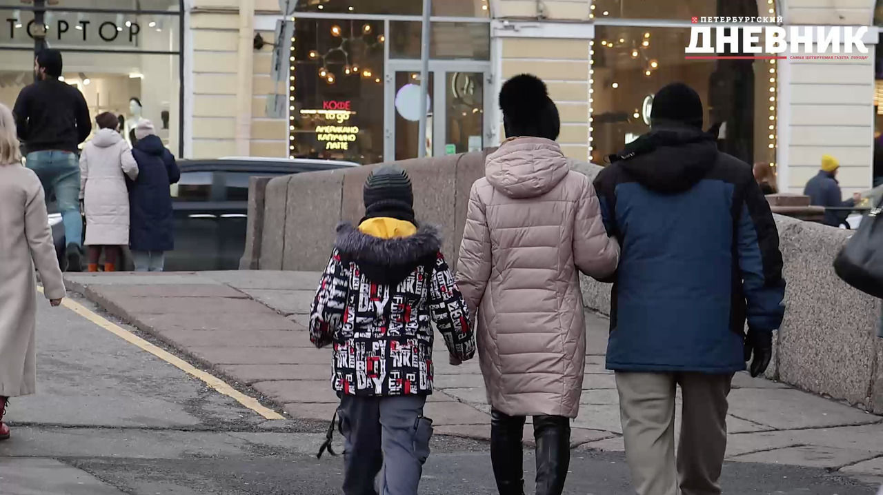 Видео: петербурженки рассказали, что для них значит быть мамой