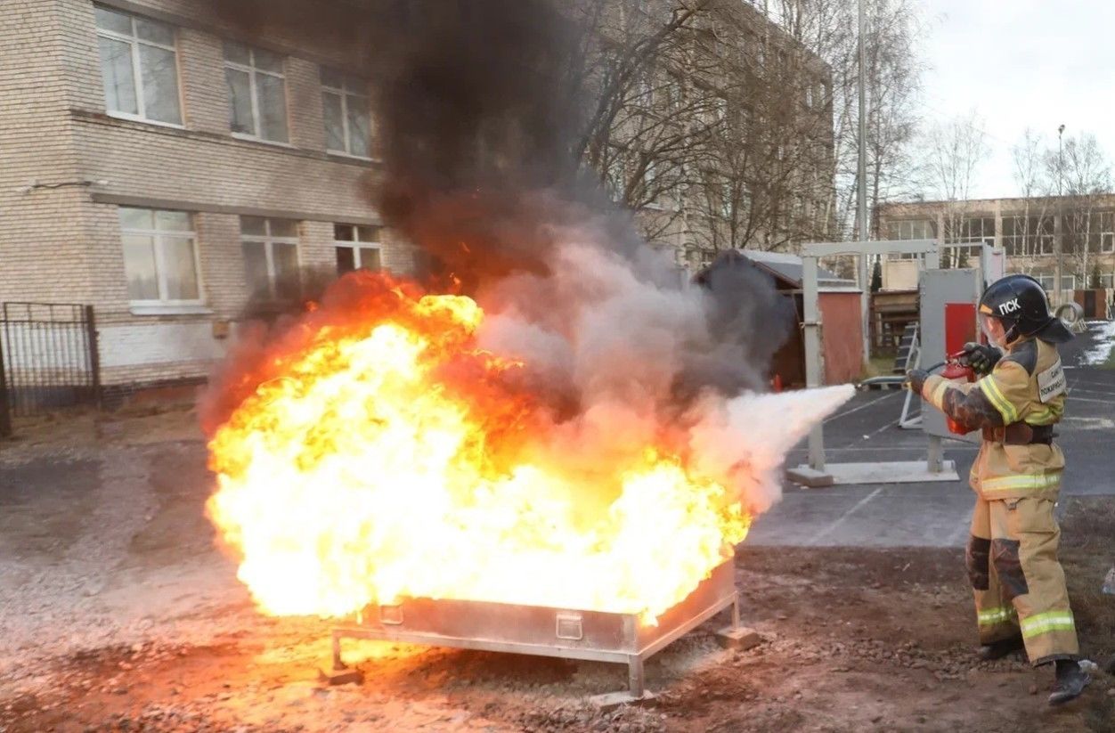 «Объективно» с Александром Глузом: 27 декабря в России отмечается День спасателя 